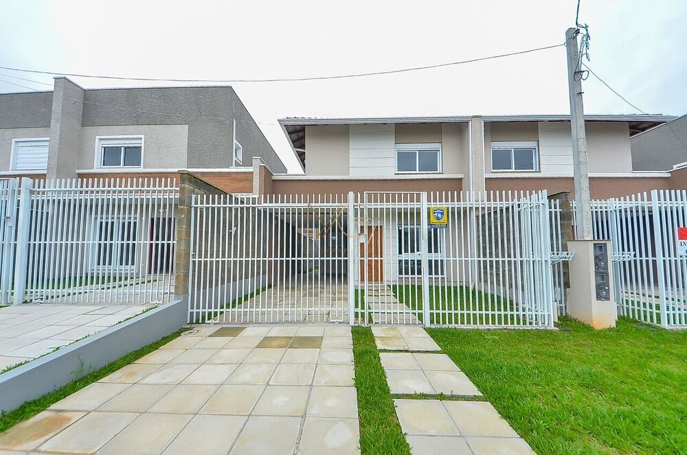 Casa à venda com 3 quartos, 121m² - Foto 1