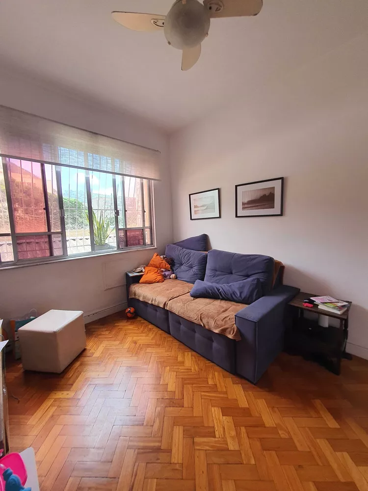 Apartamento à venda com 2 quartos, 70m² - Foto 2