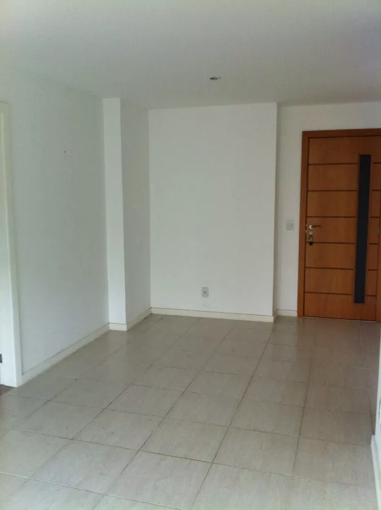 Apartamento à venda com 2 quartos, 68m² - Foto 4