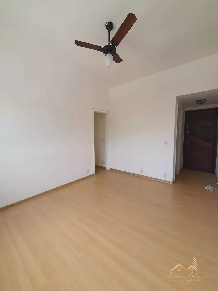 Apartamento à venda com 2 quartos, 70m² - Foto 1