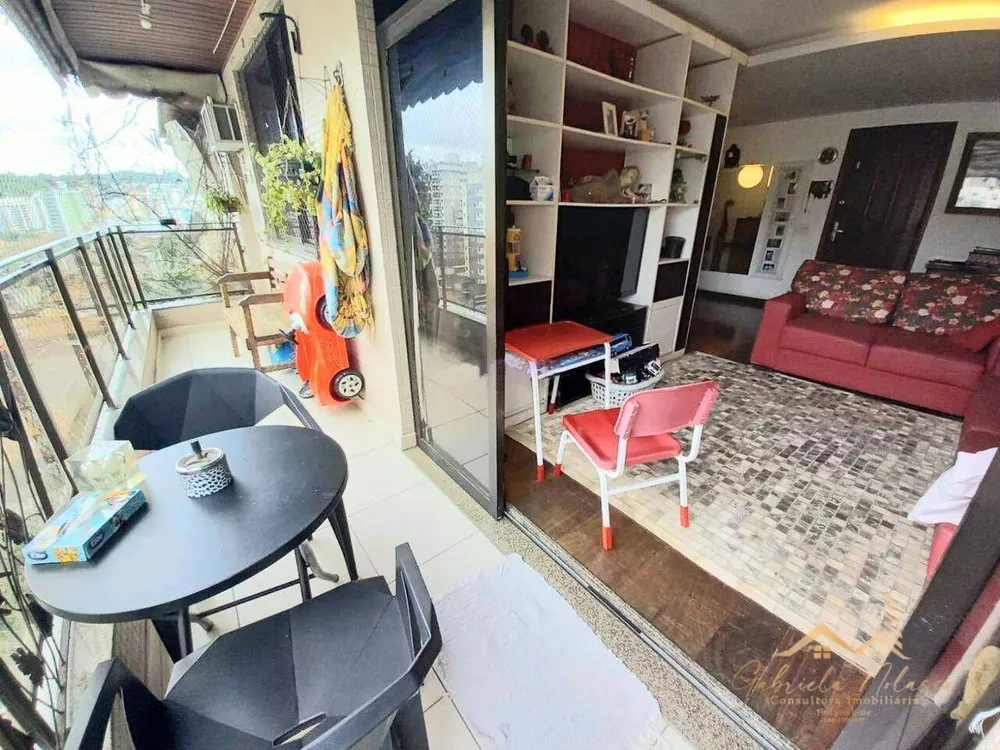 Apartamento à venda com 3 quartos, 140m² - Foto 3