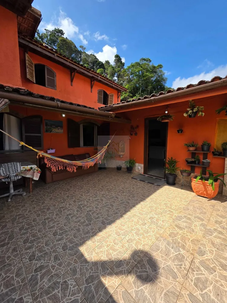 Casa, 4 quartos, 247 m² - Foto 1