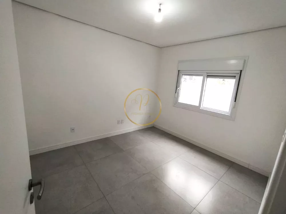 Casa de Condomínio à venda com 3 quartos, 200m² - Foto 2