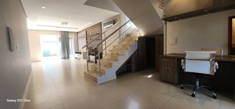 Casa de Condomínio à venda com 3 quartos, 242m² - Foto 5