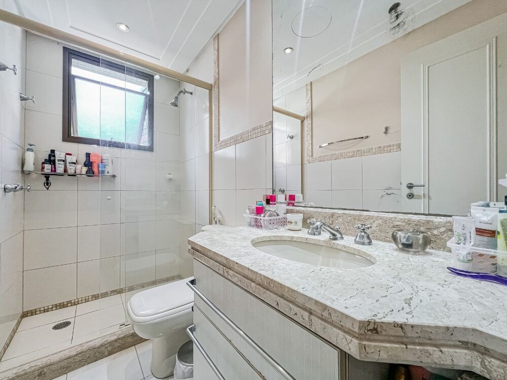 Apartamento, 3 quartos, 243 m² - Foto 2