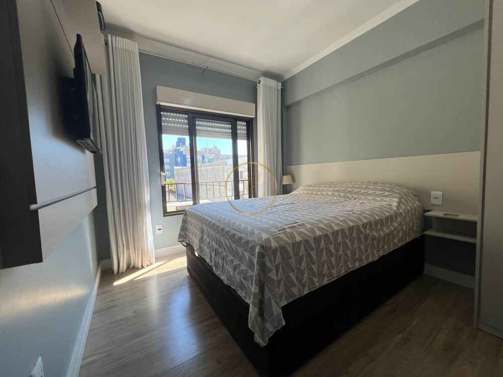 Apartamento à venda com 2 quartos, 77m² - Foto 2