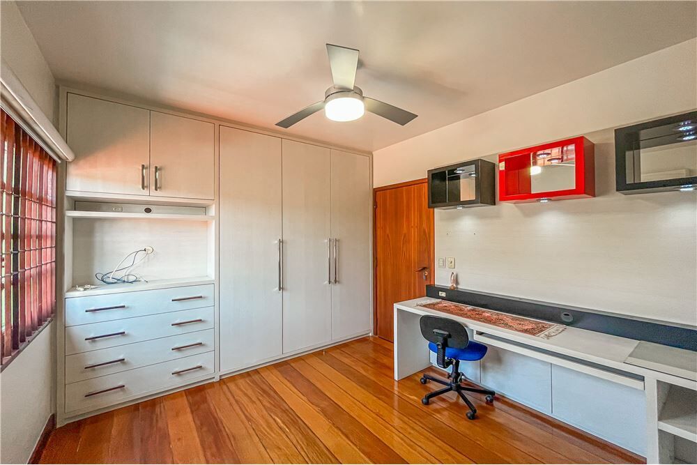 Casa, 3 quartos, 224 m² - Foto 1