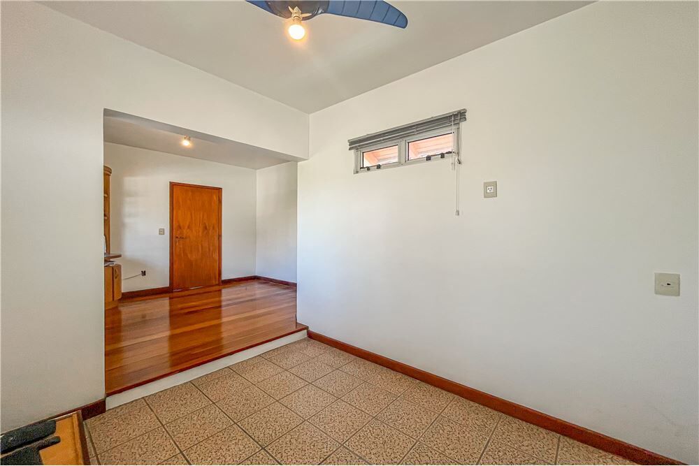 Casa, 3 quartos, 224 m² - Foto 4