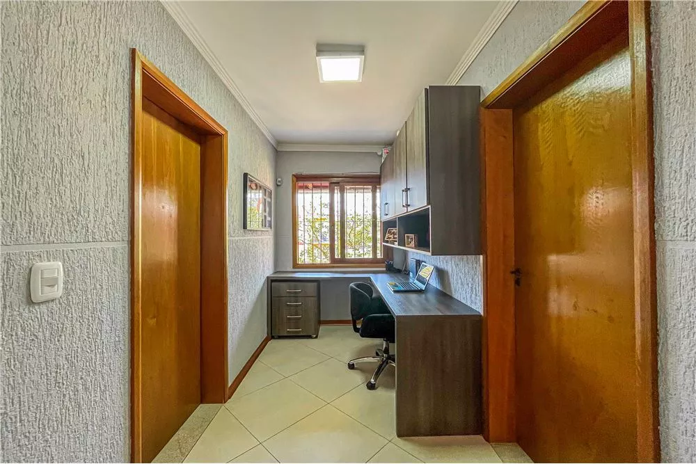 Casa à venda com 3 quartos, 182m² - Foto 3