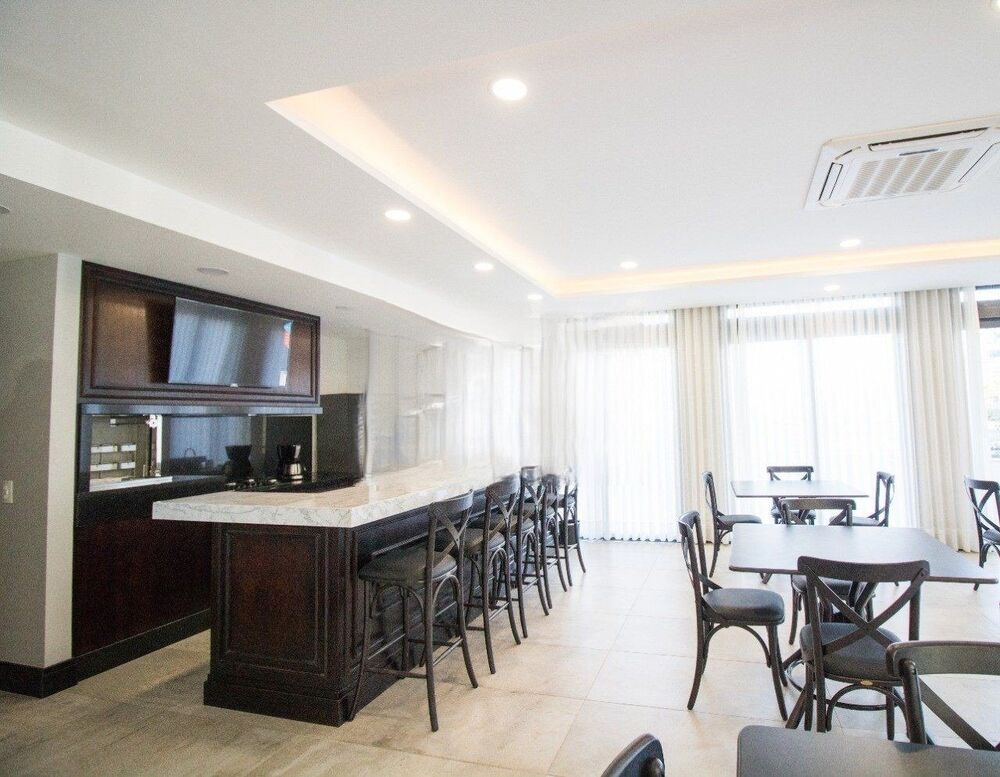 Apartamento à venda com 2 quartos, 58m² - Foto 2