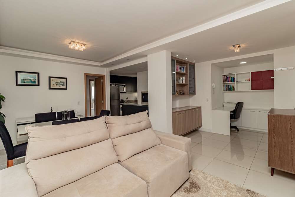 Apartamento à venda com 3 quartos, 106m² - Foto 1