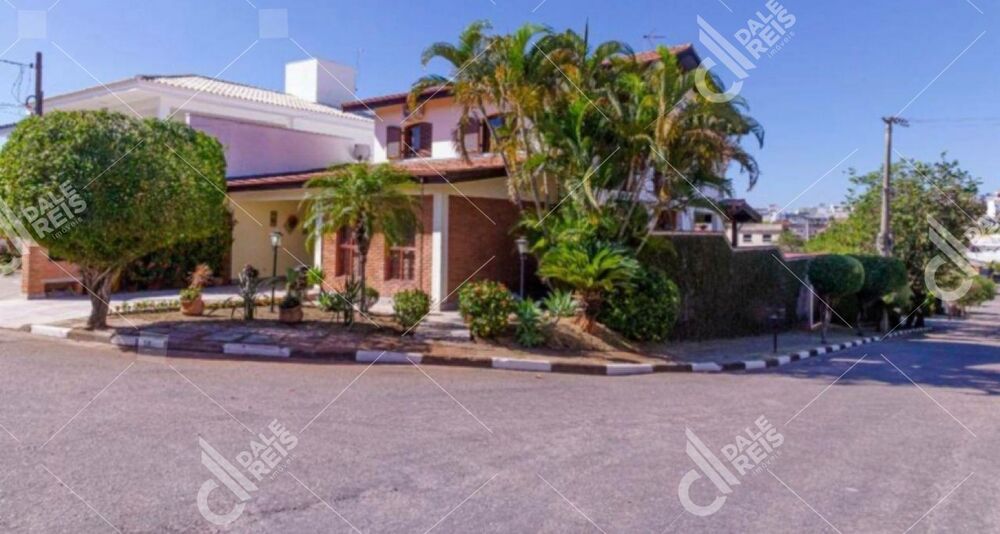 Casa, 3 quartos, 304 m² - Foto 1