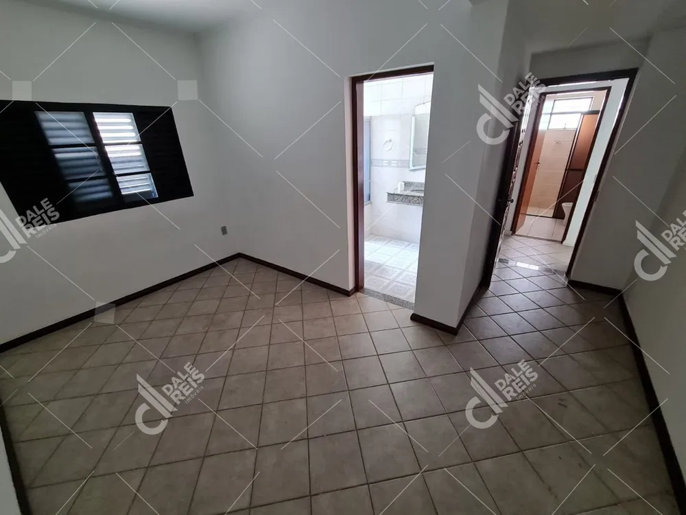 Casa, 7 quartos, 436 m² - Foto 3
