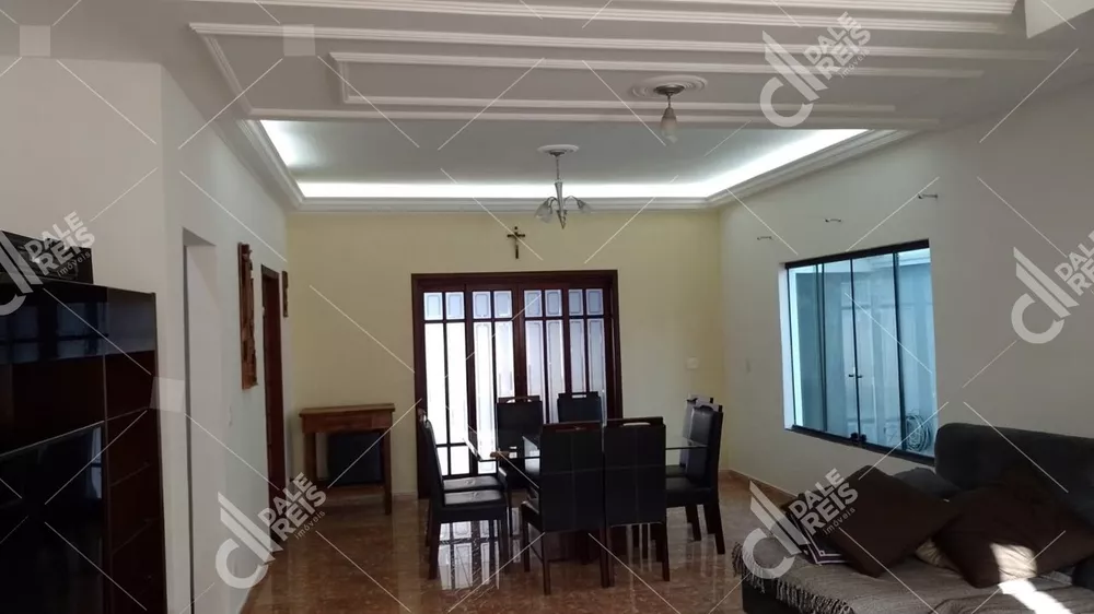 Casa, 4 quartos, 330 m² - Foto 2