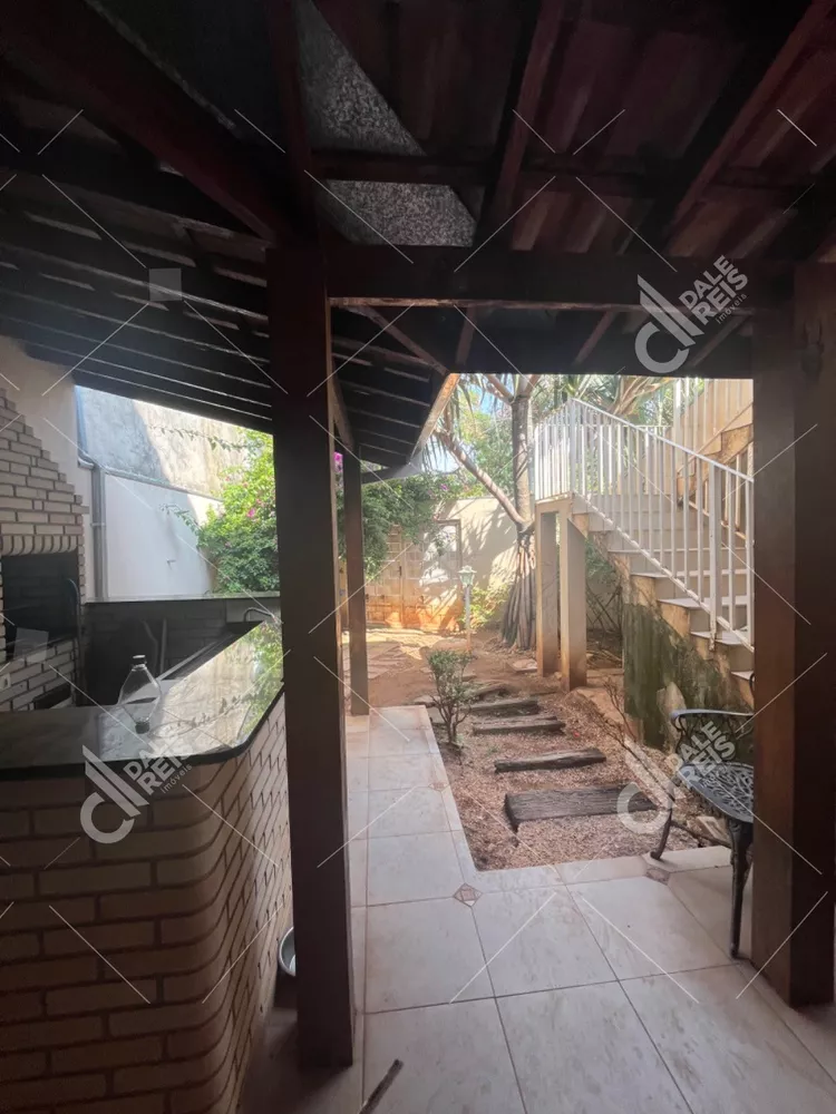 Casa, 4 quartos, 250 m² - Foto 8