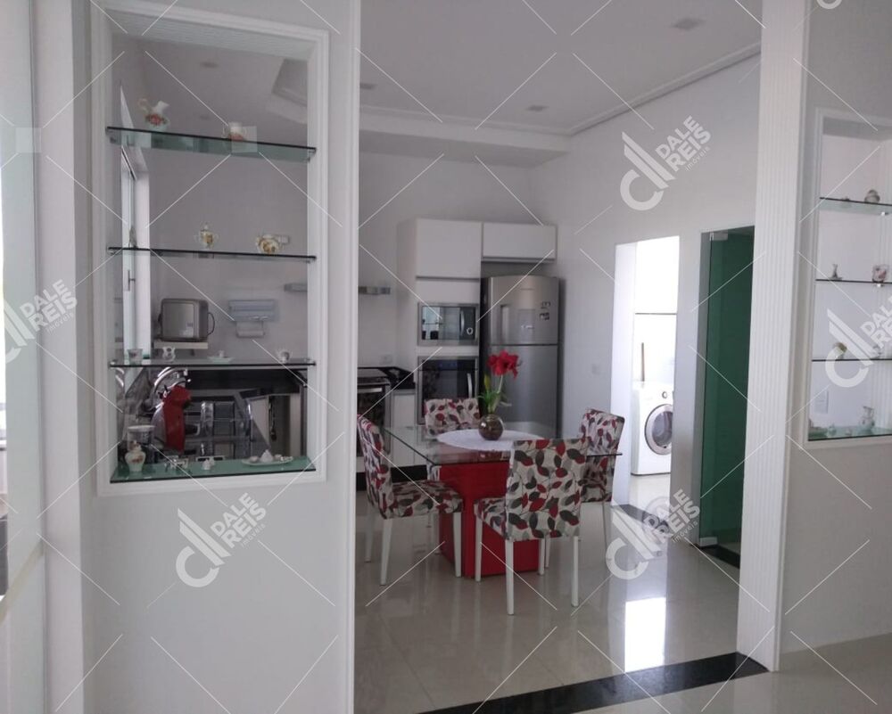 Casa à venda com 4 quartos, 600m² - Foto 10
