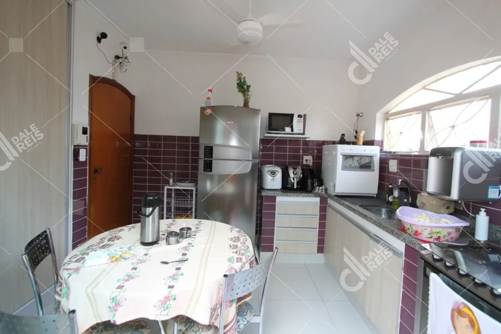 Casa, 3 quartos, 215 m² - Foto 8