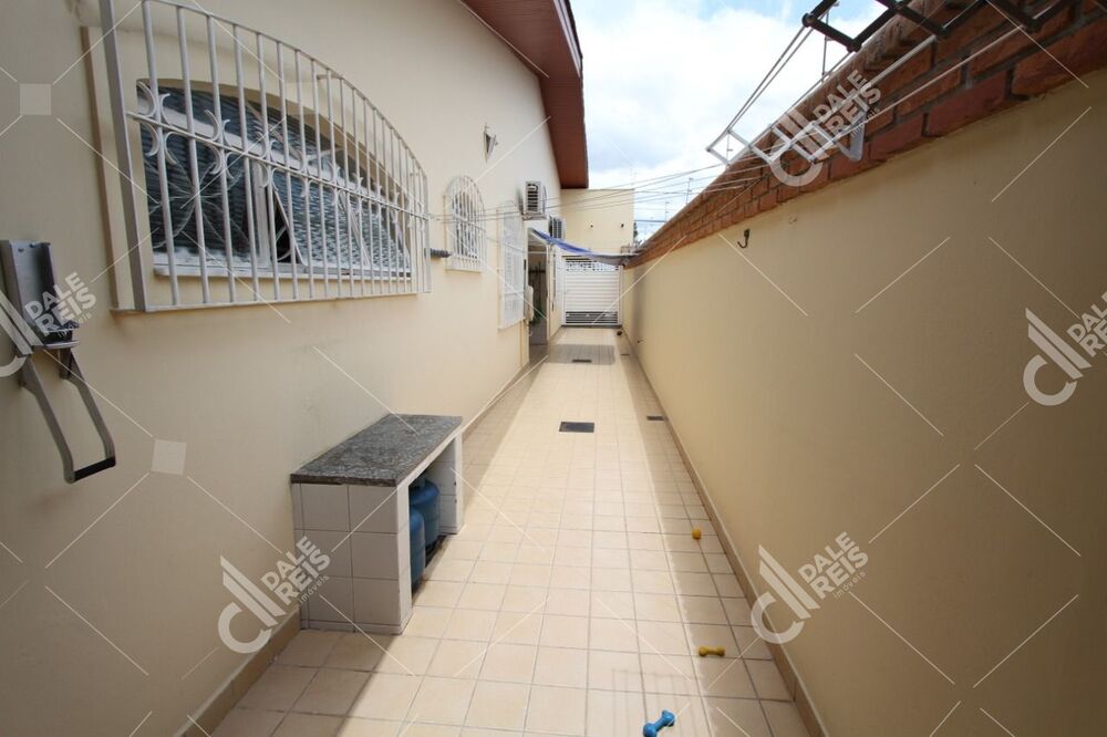 Casa, 3 quartos, 215 m² - Foto 1
