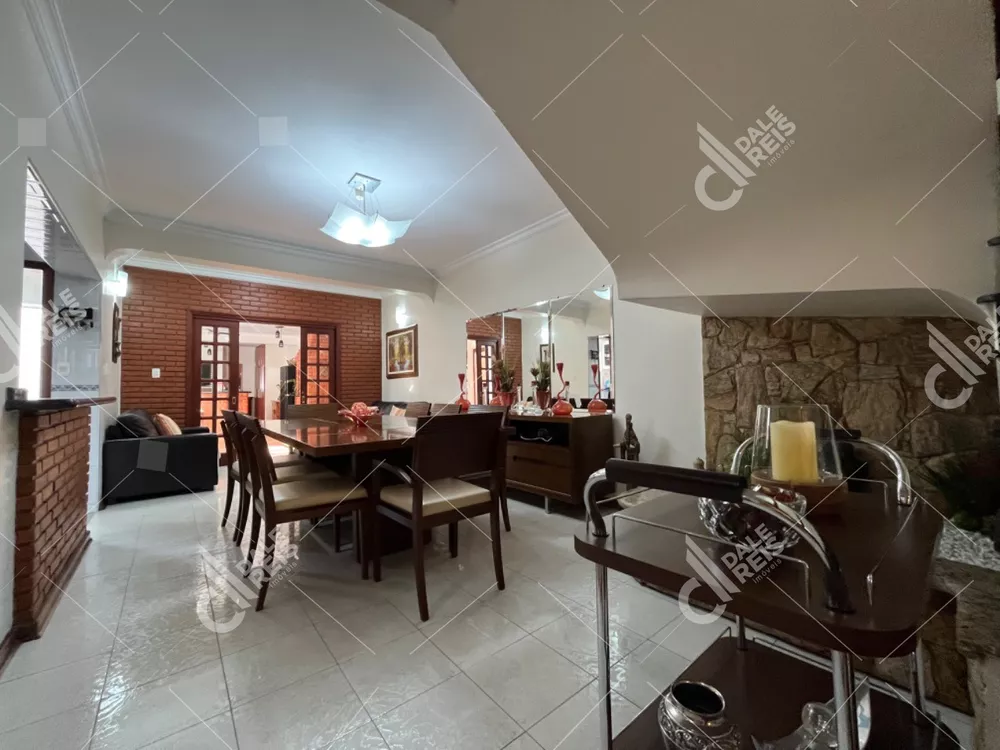 Casa à venda com 4 quartos, 316m² - Foto 6