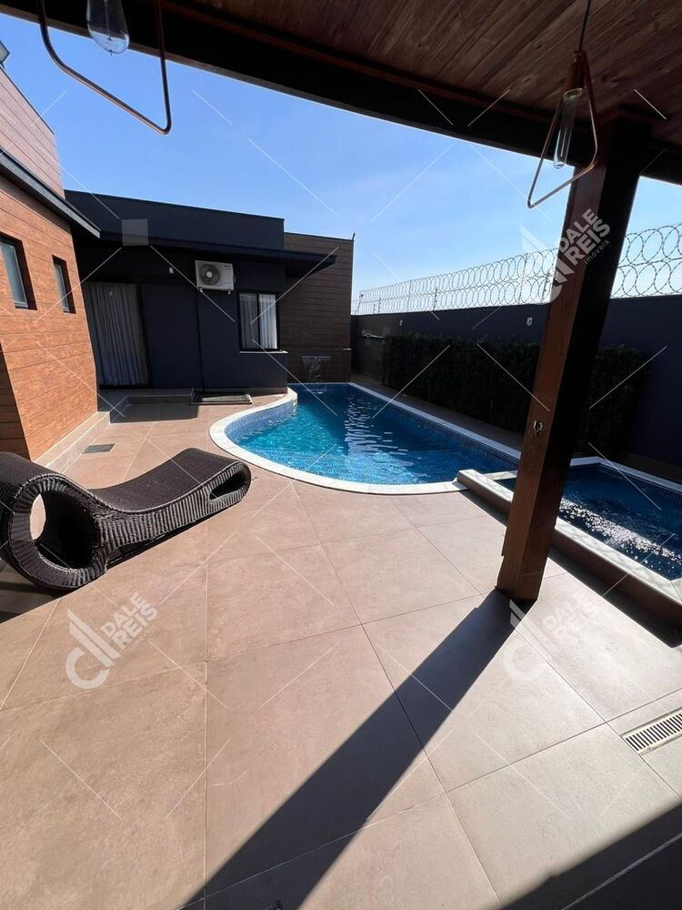 Casa de Condomínio à venda com 3 quartos, 330m² - Foto 4