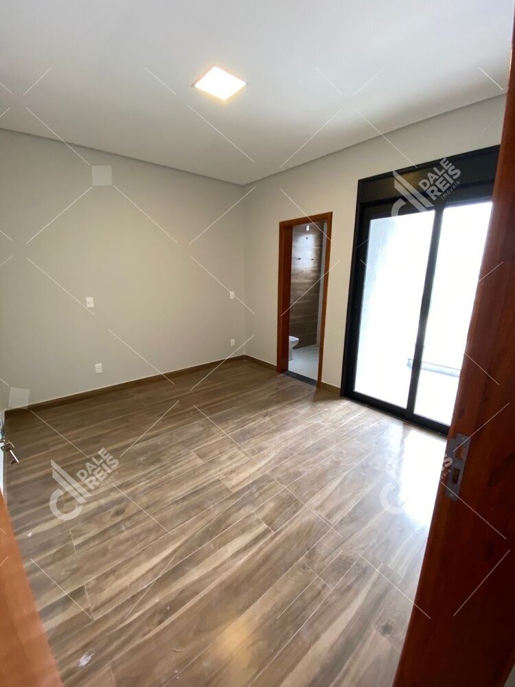 Casa de Condomínio à venda, 232m² - Foto 3
