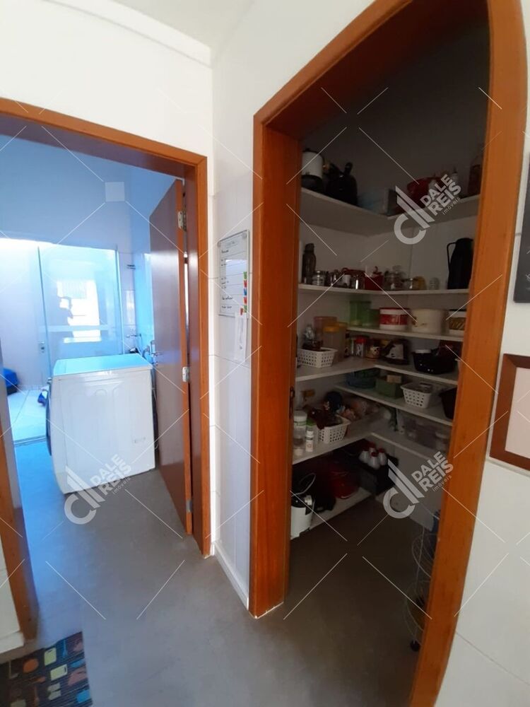 Casa, 4 quartos, 250 m² - Foto 8