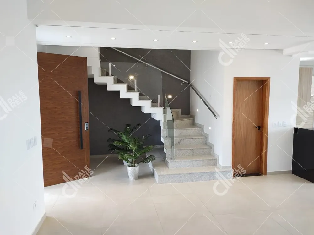 Casa, 3 quartos, 212 m² - Foto 2