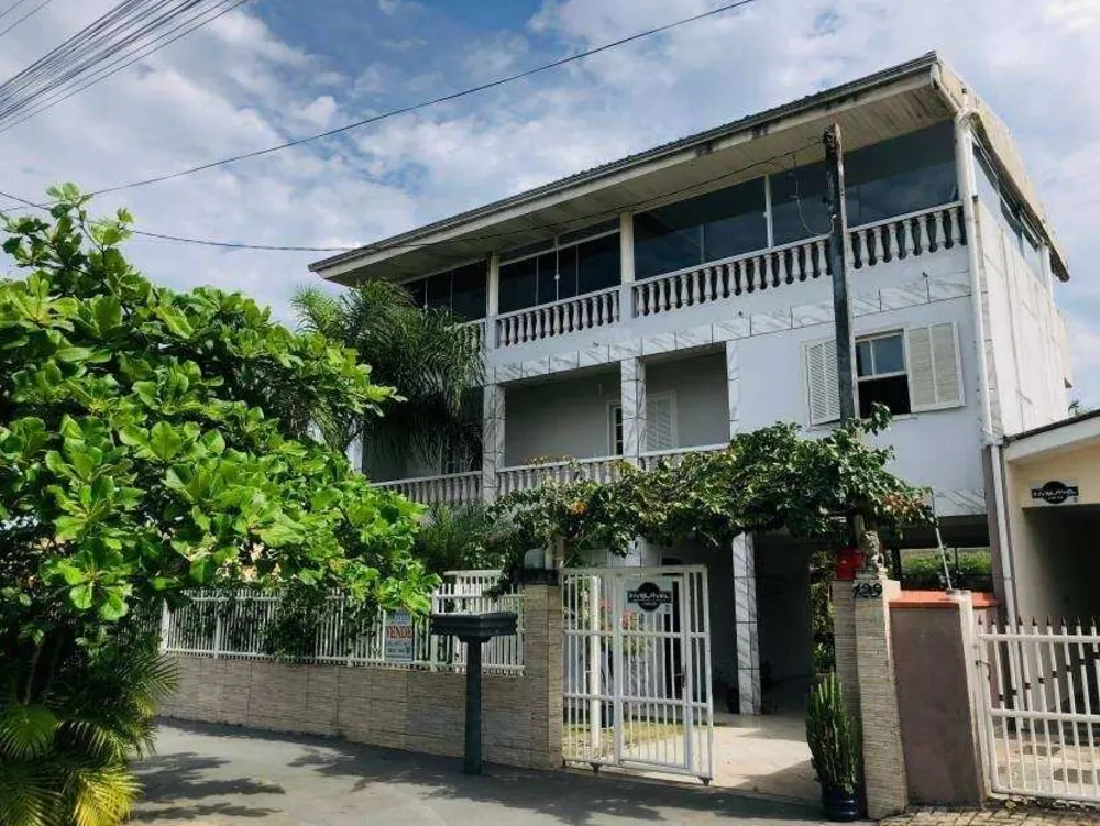 Sobrado, 3 quartos, 270 m² - Foto 1