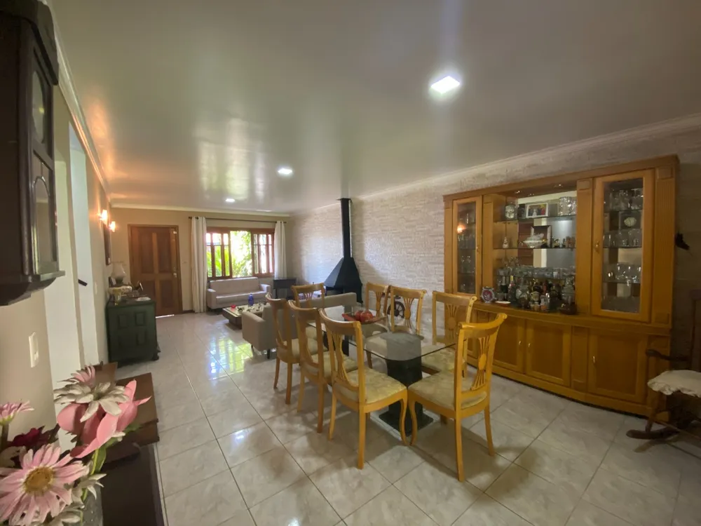 Casa, 4 quartos, 350 m² - Foto 1