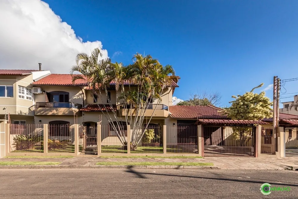 Sobrado, 4 quartos, 335 m² - Foto 1