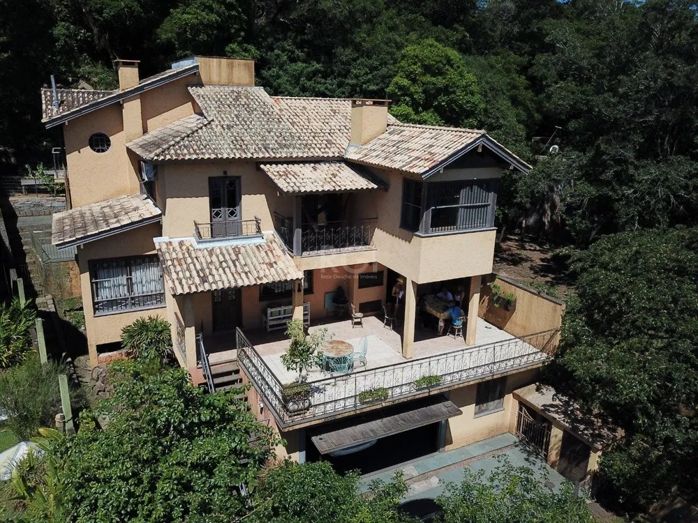 Casa, 4 quartos, 323 m² - Foto 1