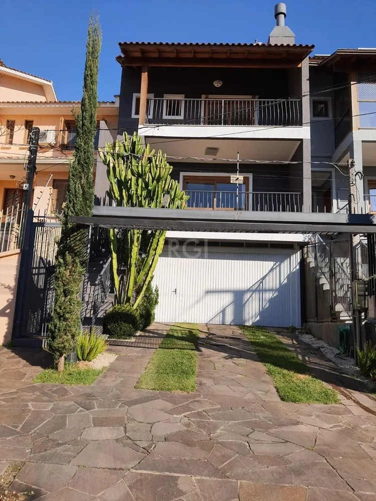 Casa, 3 quartos, 215 m² - Foto 1
