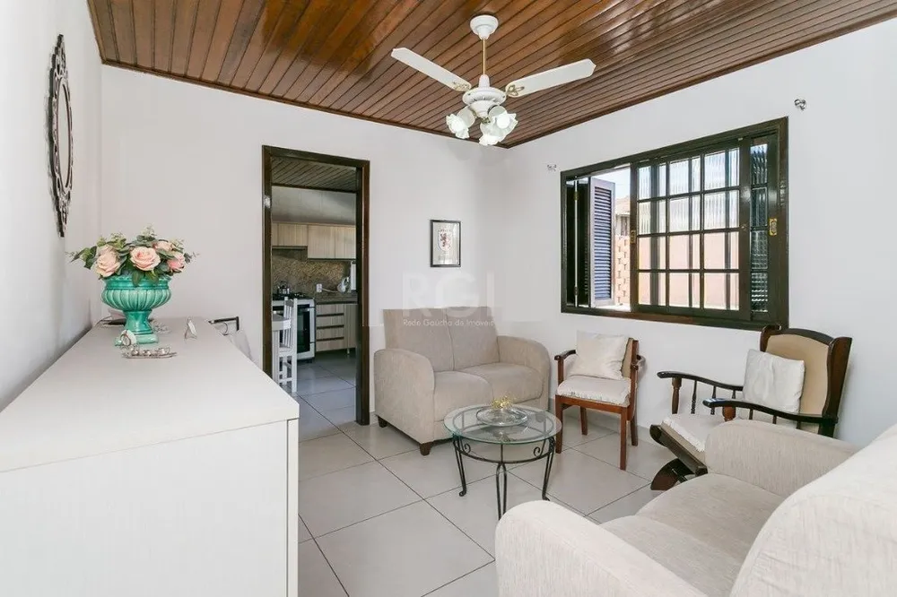 Casa, 6 quartos, 245 m² - Foto 1