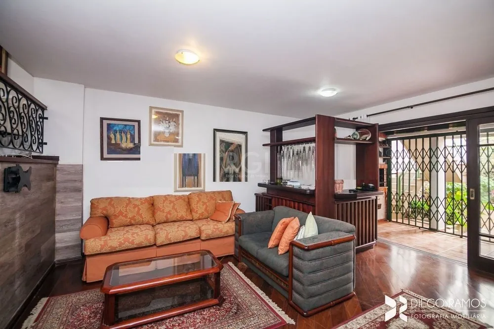 Casa, 3 quartos, 253 m² - Foto 1