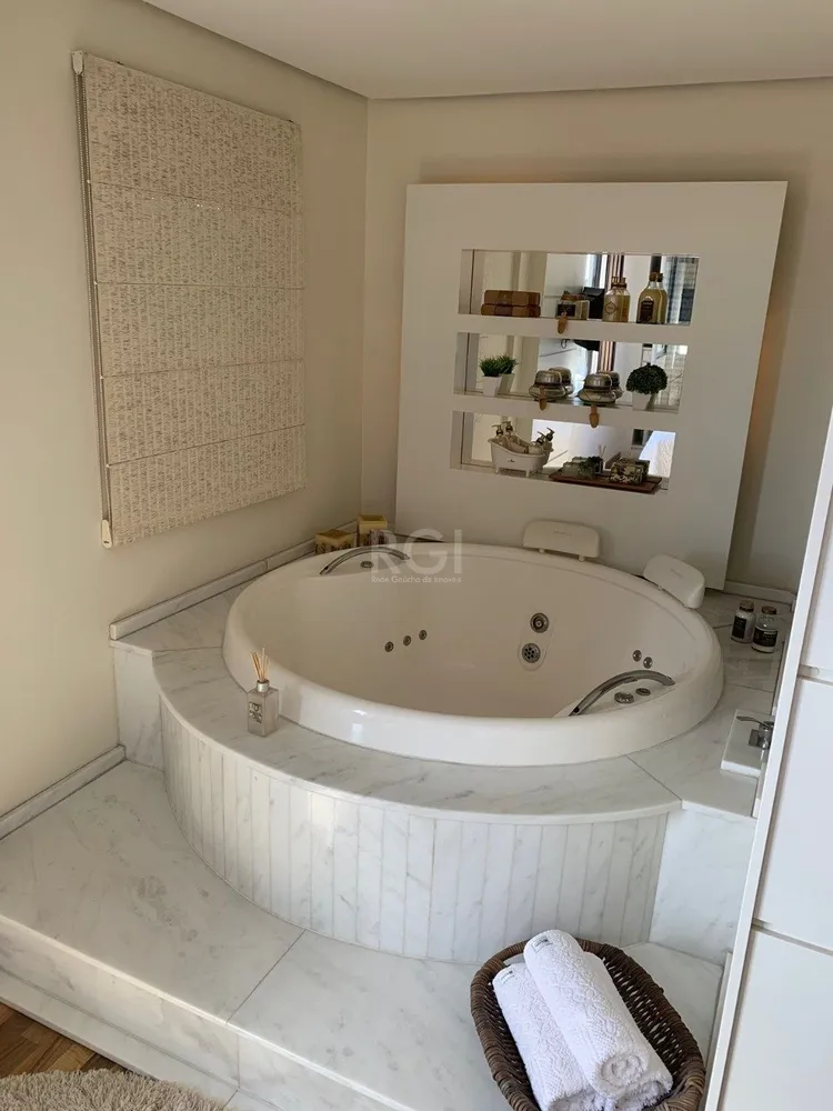 Cobertura, 3 quartos, 258 m² - Foto 4