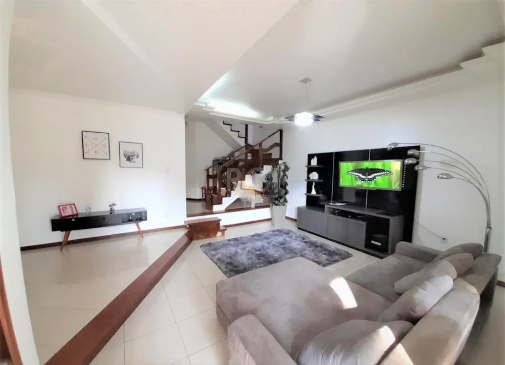 Casa, 3 quartos, 227 m² - Foto 2