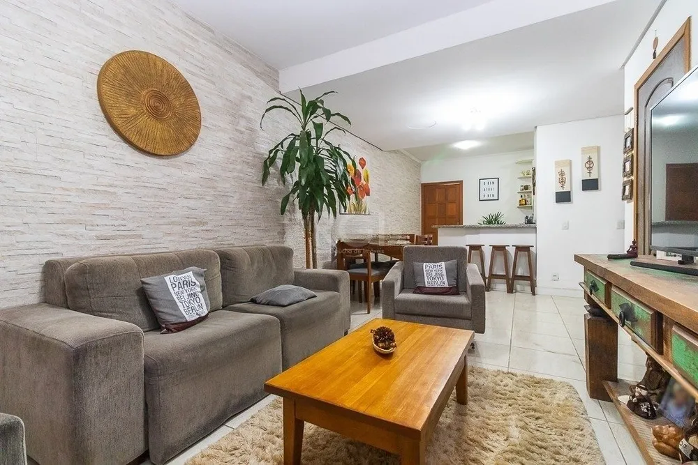 Casa, 4 quartos, 212 m² - Foto 1