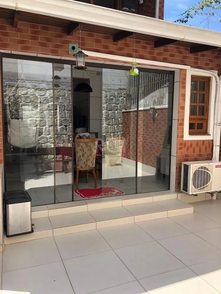 Casa, 4 quartos, 192 m² - Foto 1