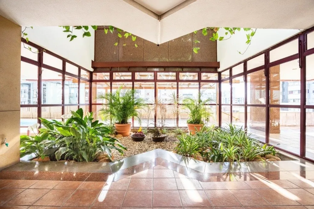 Cobertura, 3 quartos, 220 m² - Foto 2