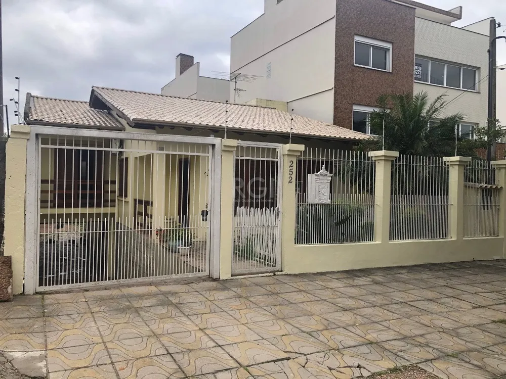 Casa, 4 quartos, 227 m² - Foto 1