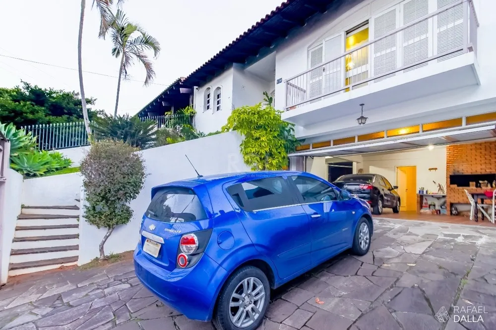 Casa, 5 quartos, 249 m² - Foto 1