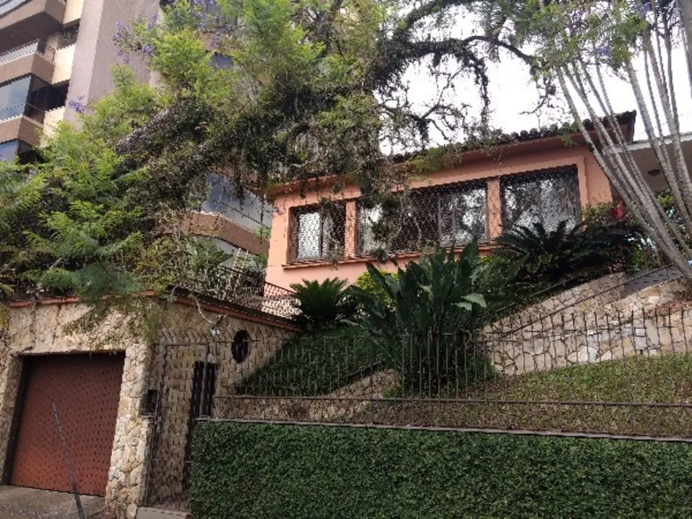 Casa, 4 quartos, 220 m² - Foto 1