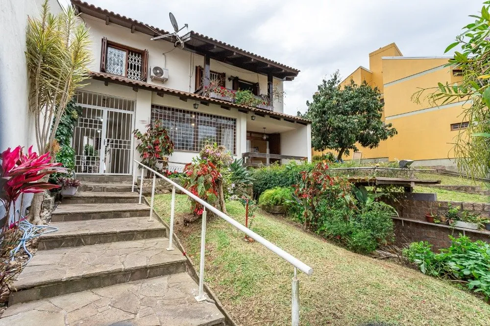 Casa, 4 quartos, 212 m² - Foto 1