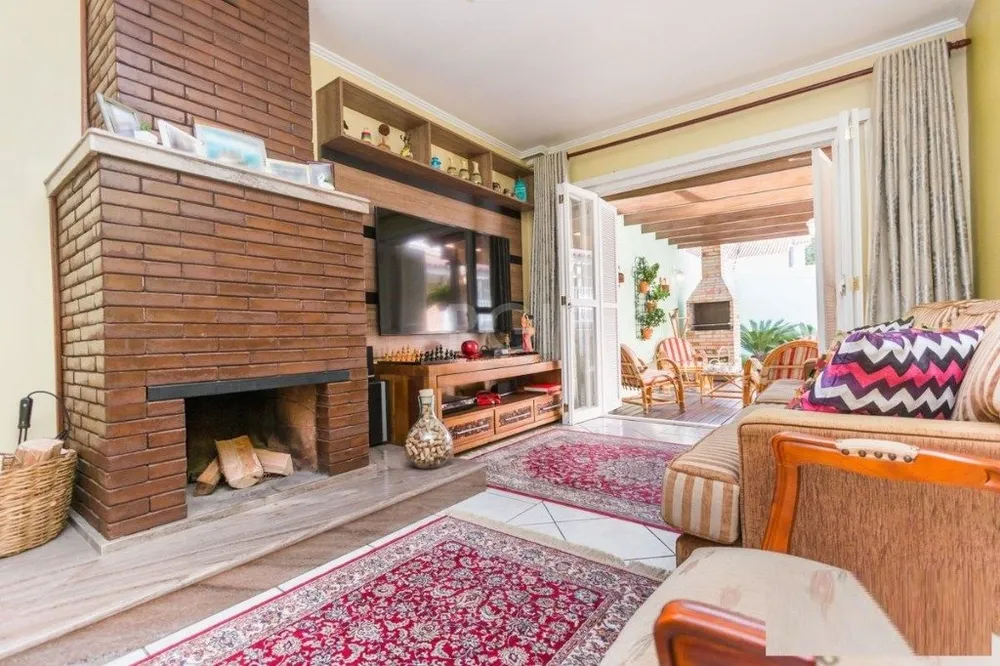 Casa, 3 quartos, 258 m² - Foto 1