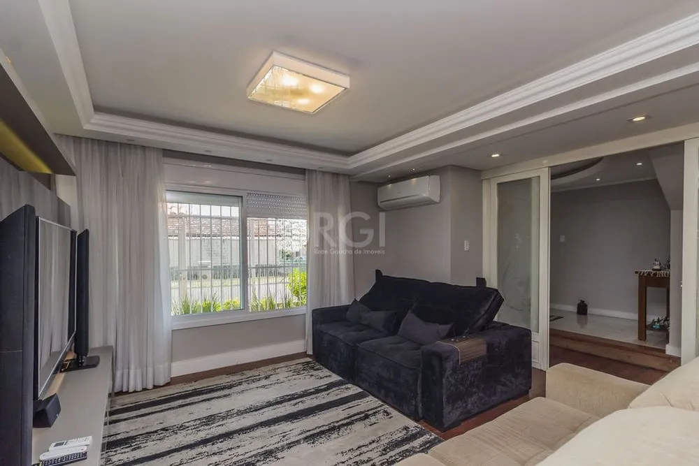 Casa, 4 quartos, 230 m² - Foto 1