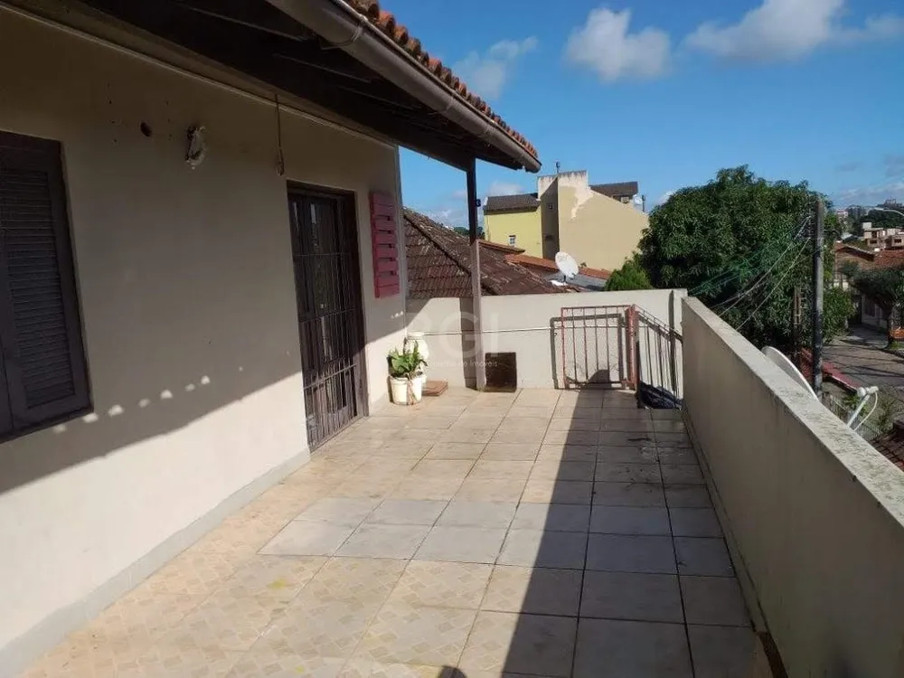 Casa, 6 quartos, 200 m² - Foto 1