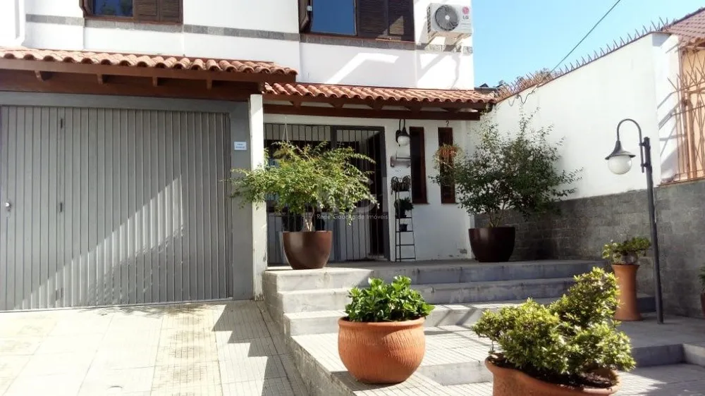 Casa, 3 quartos, 240 m² - Foto 1