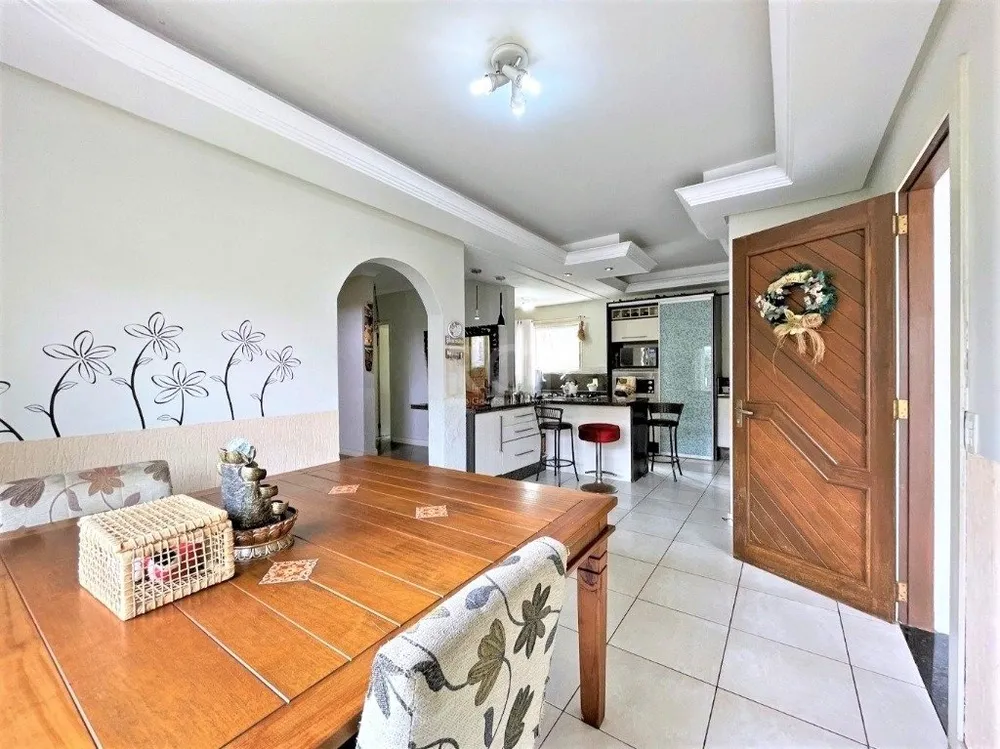 Casa, 3 quartos, 253 m² - Foto 1