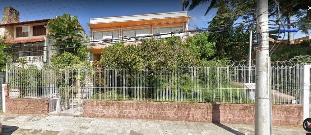 Casa, 3 quartos, 243 m² - Foto 1
