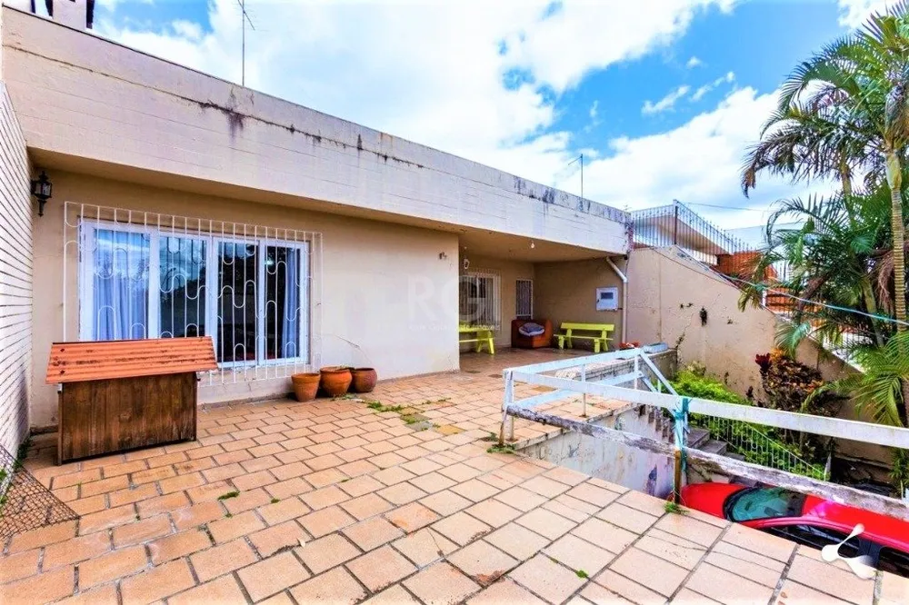 Casa, 3 quartos, 232 m² - Foto 1